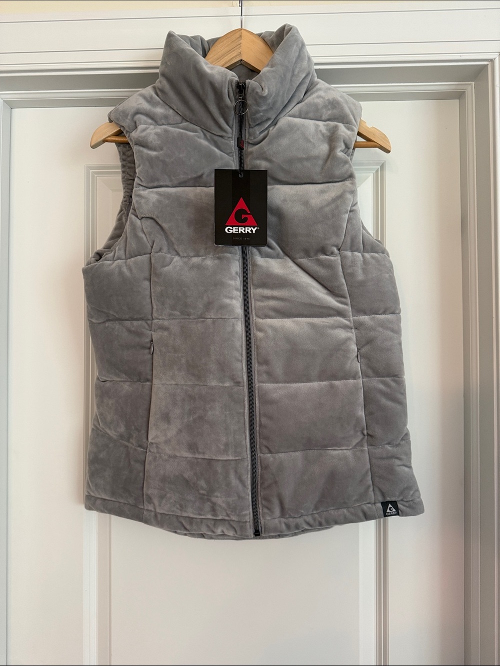 Gerry Women’s Gray Vest Medium NWT